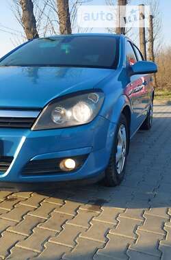 Хетчбек Opel Astra 2004 в Кіцмані