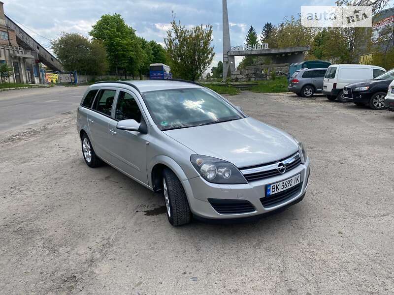 Универсал Opel Astra 2005 в Ровно