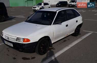 Хэтчбек Opel Astra 1994 в 