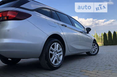 Универсал Opel Astra 2017 в Трускавце