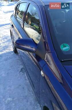 Хэтчбек Opel Astra 2007 в 