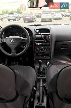 Седан Opel Astra 2006 в Полтаве