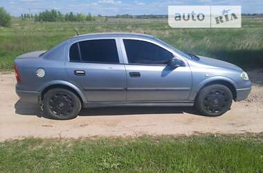 Седан Opel Astra 2006 в Чернигове