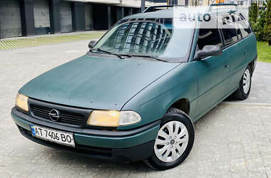Седан Opel Astra 1995 в Ивано-Франковске