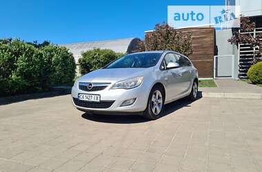 Универсал Opel Astra 2011 в Черкассах