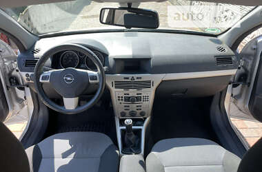 Универсал Opel Astra 2009 в Дубно