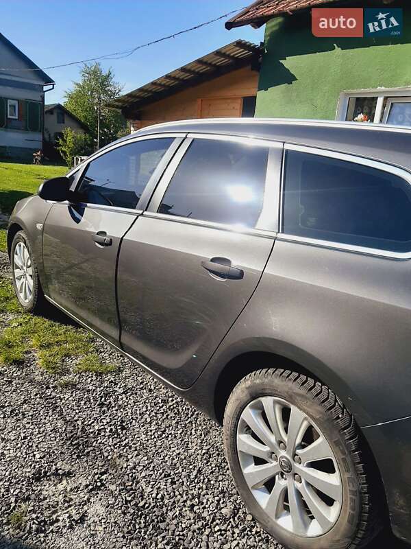 Универсал Opel Astra 2012 в Николаеве