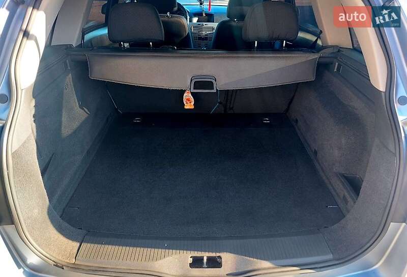 Универсал Opel Astra 2009 в Покровске