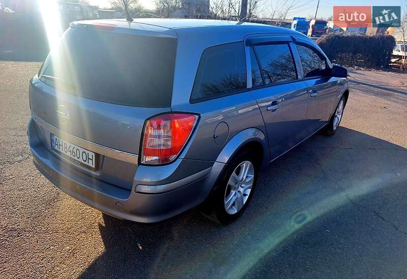 Универсал Opel Astra 2009 в Покровске