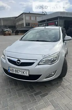 Opel Astra 2011