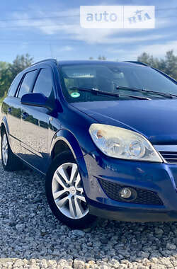 Универсал Opel Astra 2008 в Новояворовске