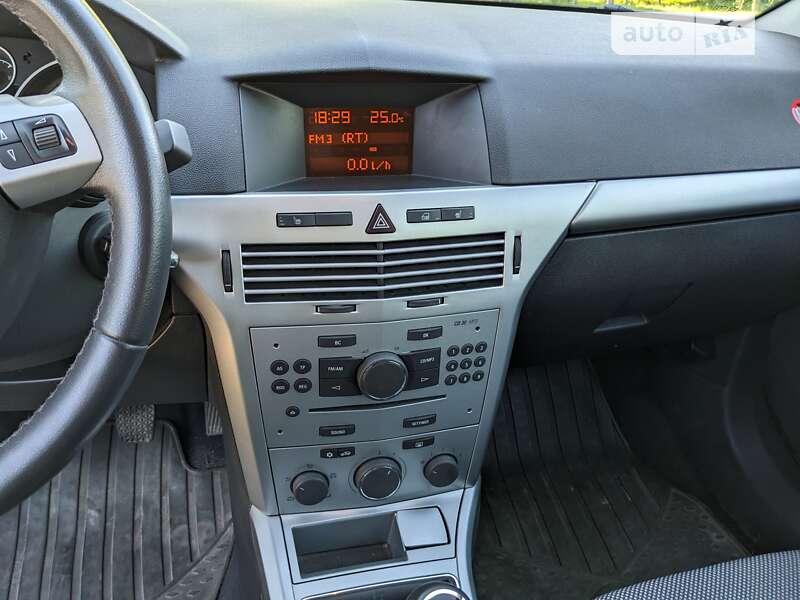 Універсал Opel Astra 2009 в Вараші