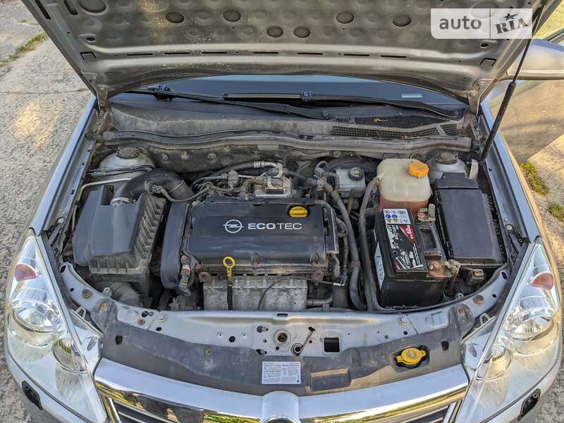 Універсал Opel Astra 2009 в Вараші