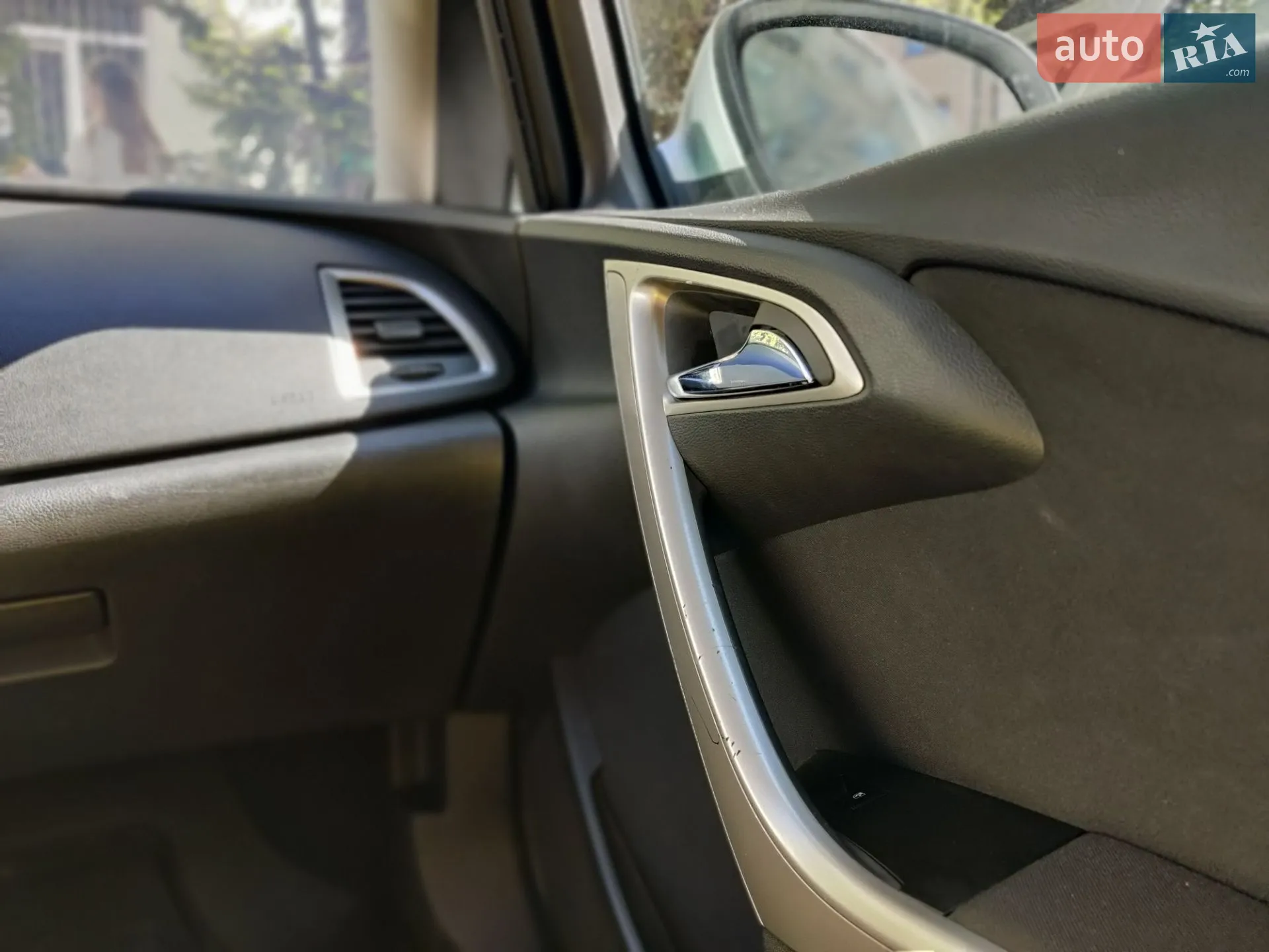 2011 Opel Astra - мініатюра 23