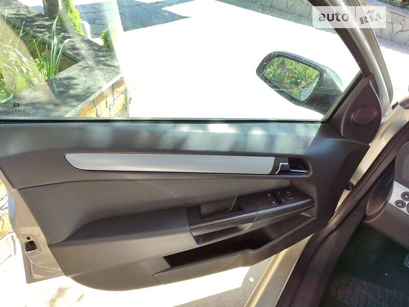 Універсал Opel Astra 2005 в Бершаді