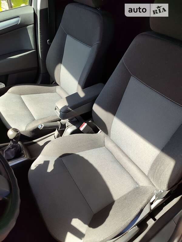 Універсал Opel Astra 2005 в Бершаді