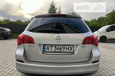 Универсал Opel Astra 2011 в Ивано-Франковске