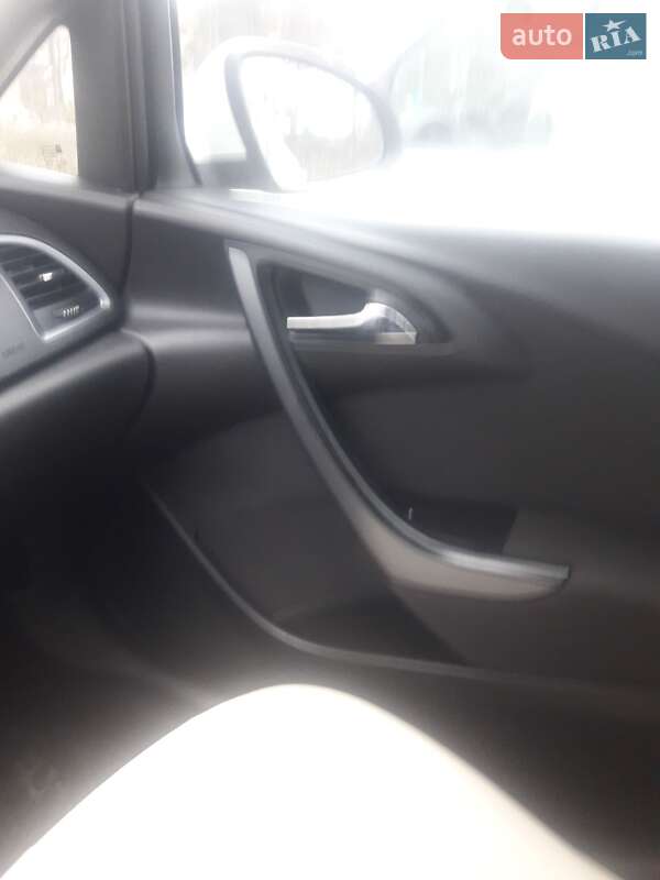 Универсал Opel Astra 2014 в Золочеве