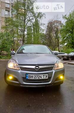 Хэтчбек Opel Astra 2007 в Одессе