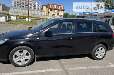 Универсал Opel Astra 2010 в Луцке