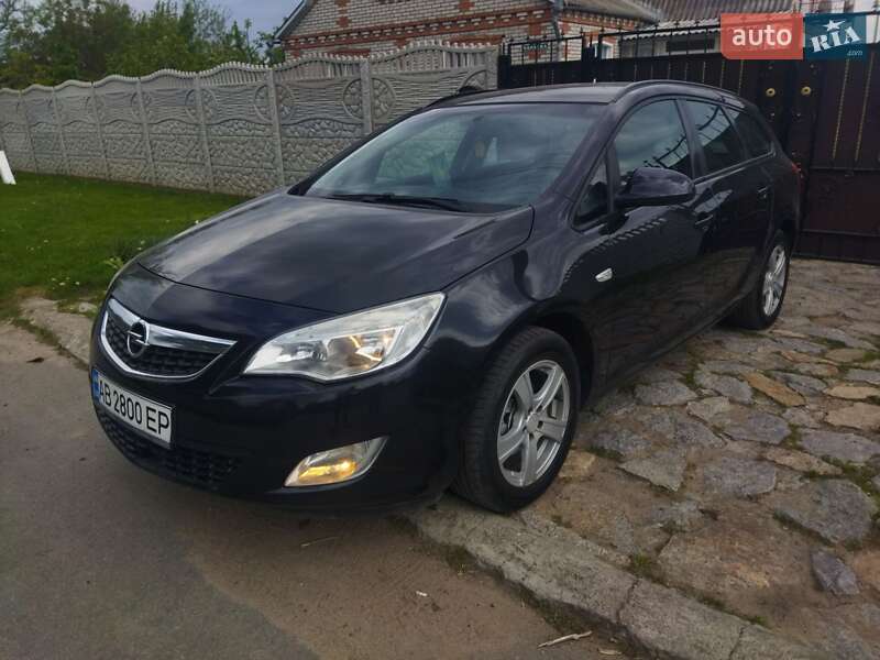 Универсал Opel Astra 2011 в Виннице