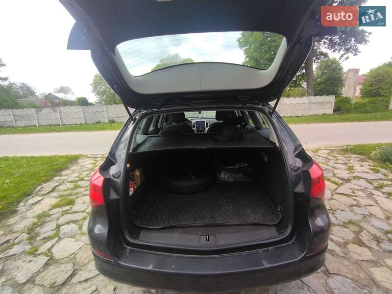 Универсал Opel Astra 2011 в Виннице