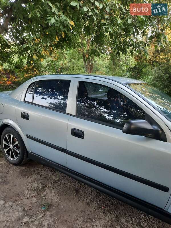 Седан Opel Astra 2004 в Харкові
