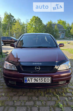 Седан Opel Astra 2002 в Івано-Франківську