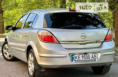 Хэтчбек Opel Astra 2006 в Горишних Плавнях