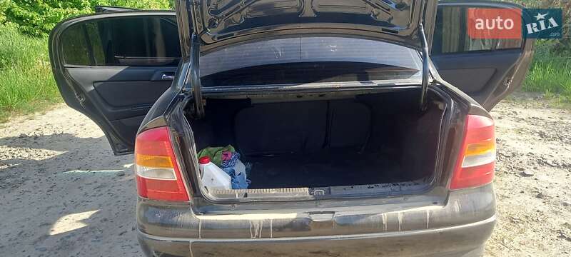 Хэтчбек Opel Astra 2008 в Виннице