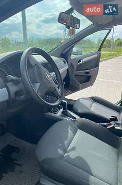Универсал Opel Astra 2005 в 