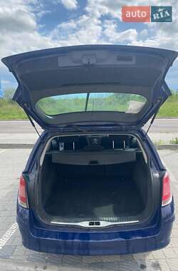 Универсал Opel Astra 2005 в 