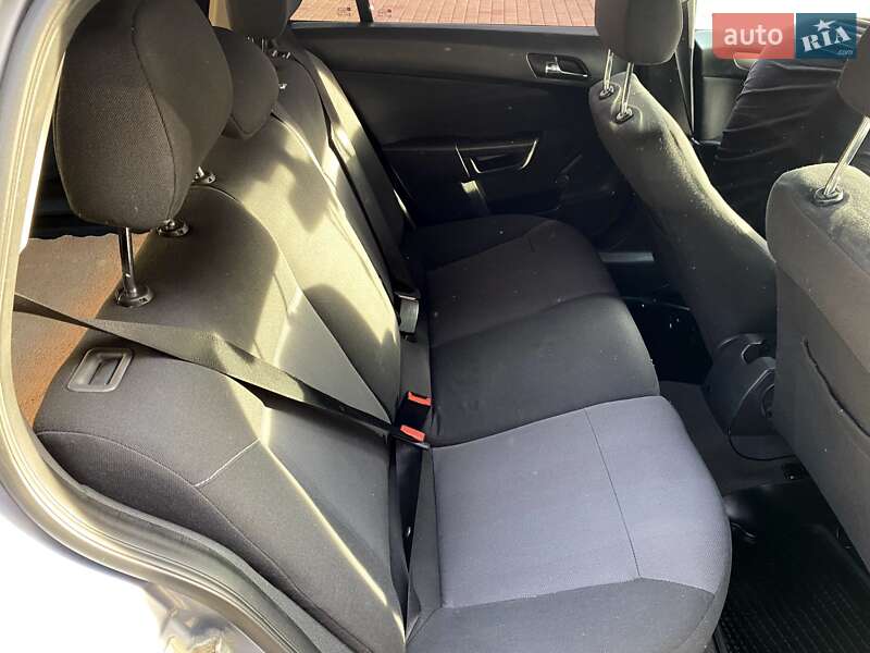 Універсал Opel Astra 2008 в Хусті