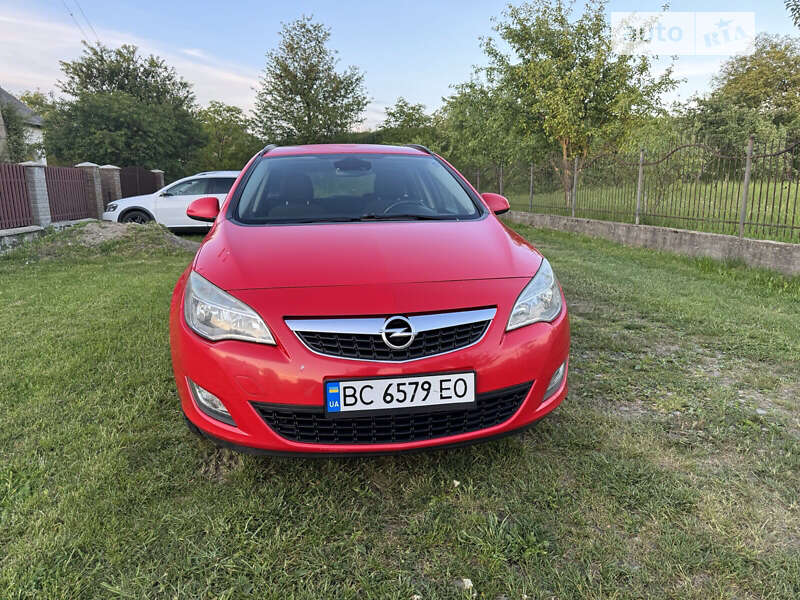 Універсал Opel Astra 2011 в Стрию