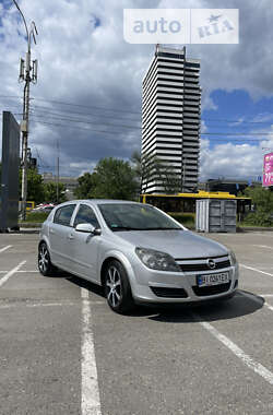 Хэтчбек Opel Astra 2004 в Корсуне-Шевченковском