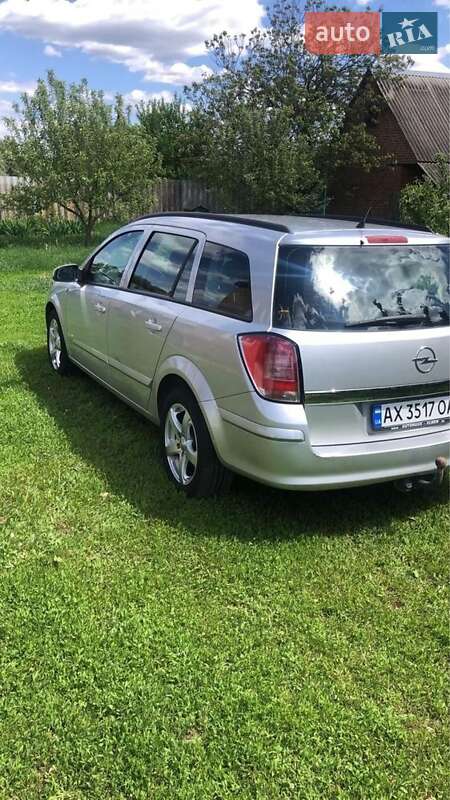 Універсал Opel Astra 2006 в Харкові