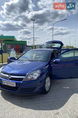 Хэтчбек Opel Astra 2005 в Киеве