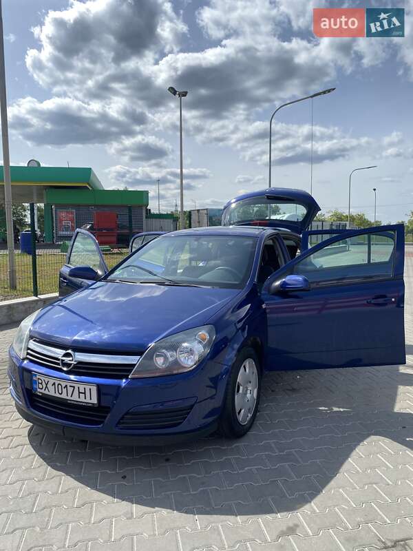 Хэтчбек Opel Astra 2005 в Киеве