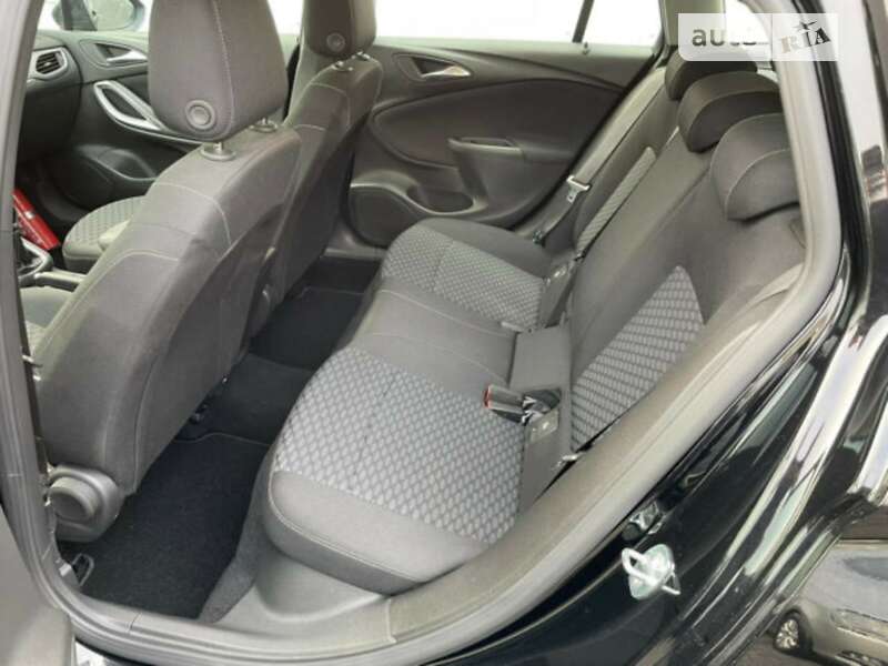 Универсал Opel Astra 2017 в Ивано-Франковске