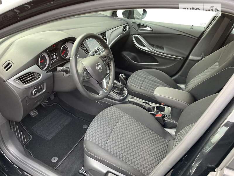 Универсал Opel Astra 2017 в Ивано-Франковске