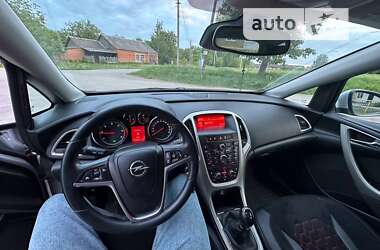 Універсал Opel Astra 2011 в Деражні