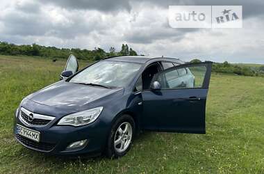 Универсал Opel Astra 2011 в Мостиске