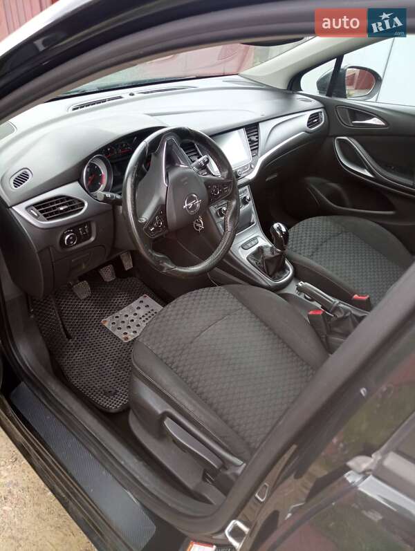 Універсал Opel Astra 2016 в Львові