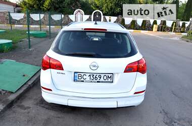 Универсал Opel Astra 2013 в Львове