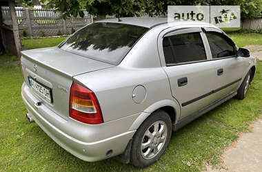 Седан Opel Astra 2001 в Бобровиці