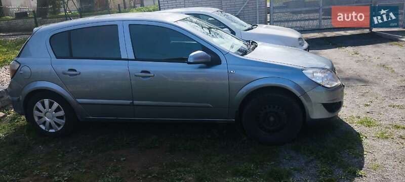 Хэтчбек Opel Astra 2007 в Долине фото 2 Хэтчбек Opel Astra 2007 в Долине