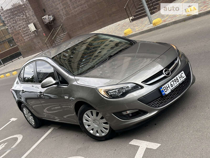 Седан Opel Astra 2016 в Одесі