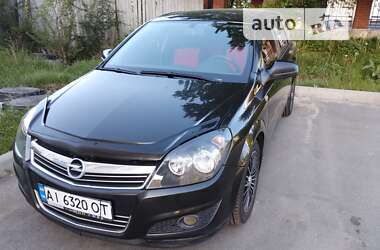 Универсал Opel Astra 2012 в Вишневом