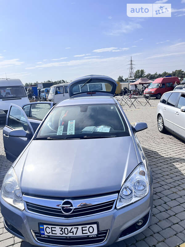 Хэтчбек Opel Astra 2008 в Черновцах