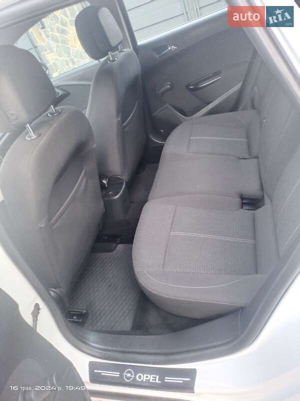 Универсал Opel Astra 2011 в Луцке